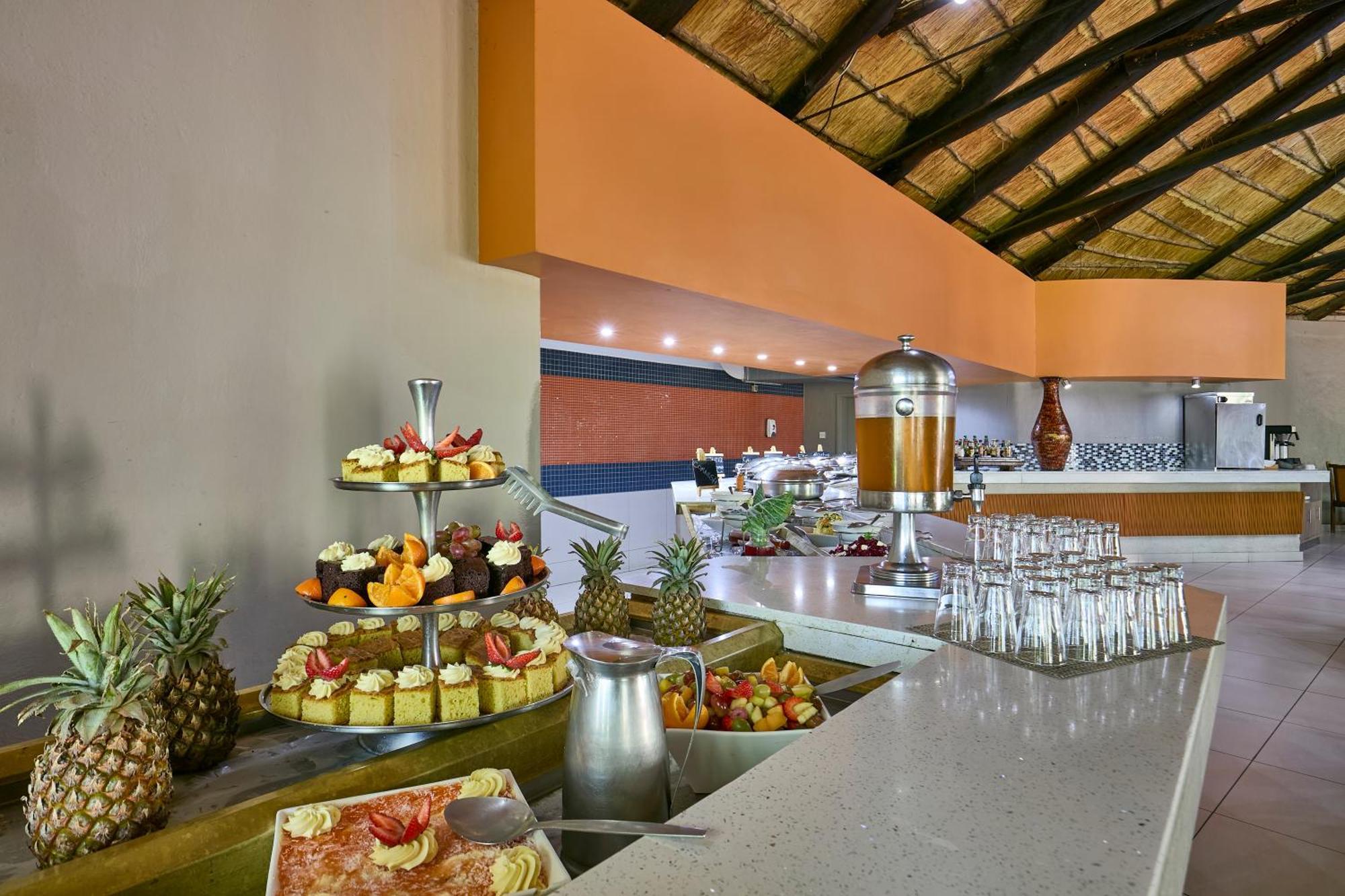 Cresta Marang Gardens Hotel Francistown Kültér fotó
