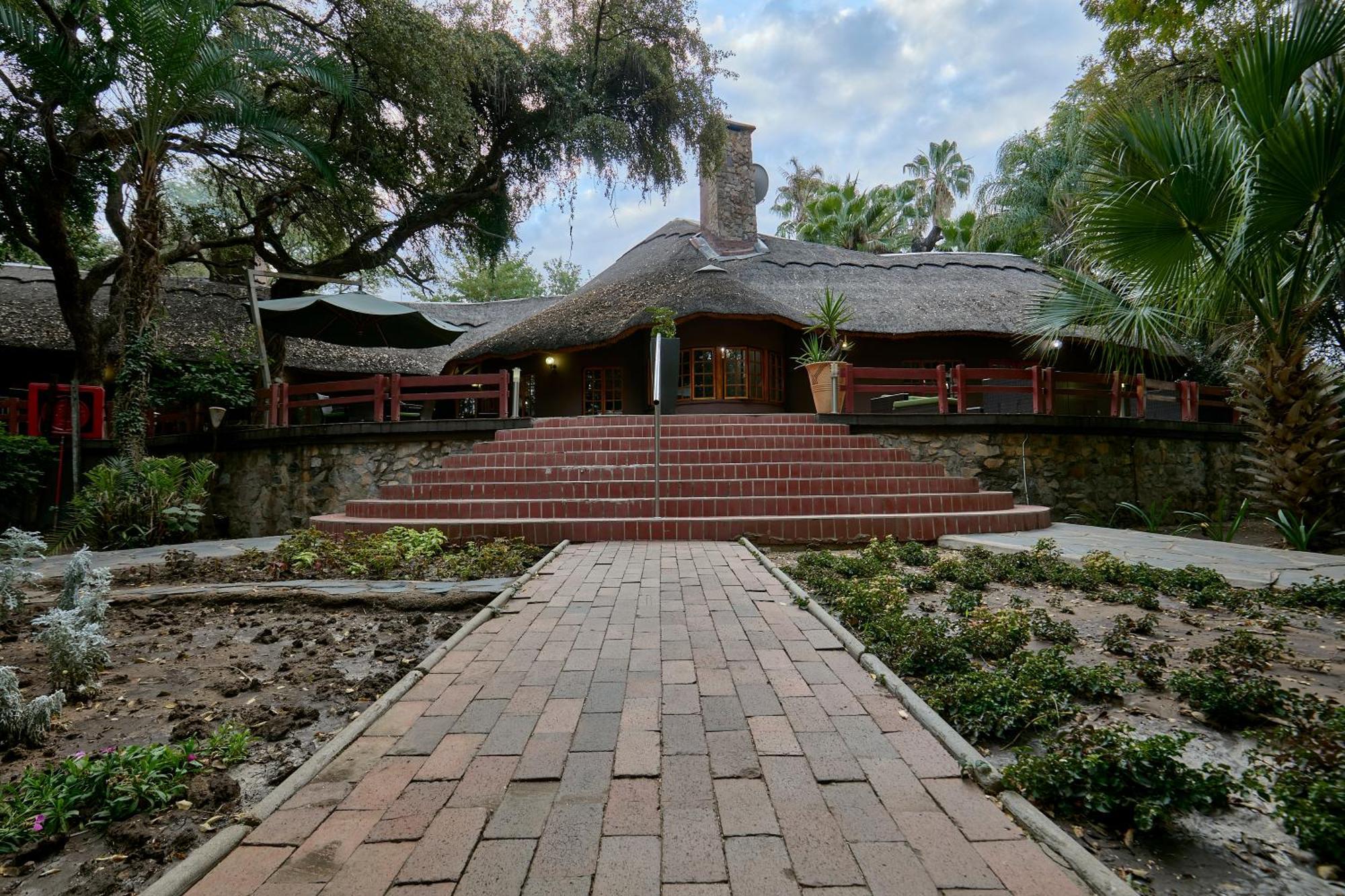 Cresta Marang Gardens Hotel Francistown Kültér fotó