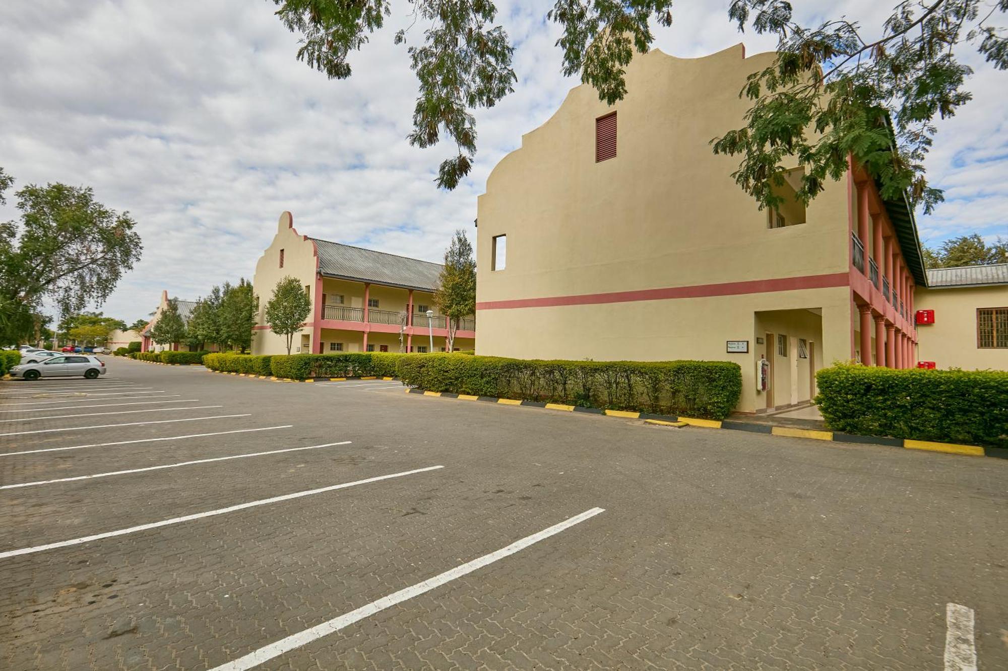 Cresta Marang Gardens Hotel Francistown Kültér fotó