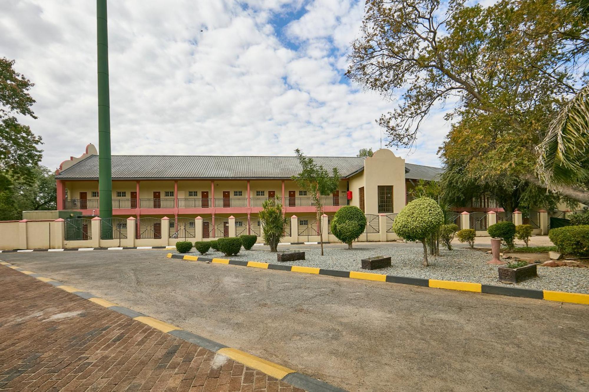 Cresta Marang Gardens Hotel Francistown Kültér fotó