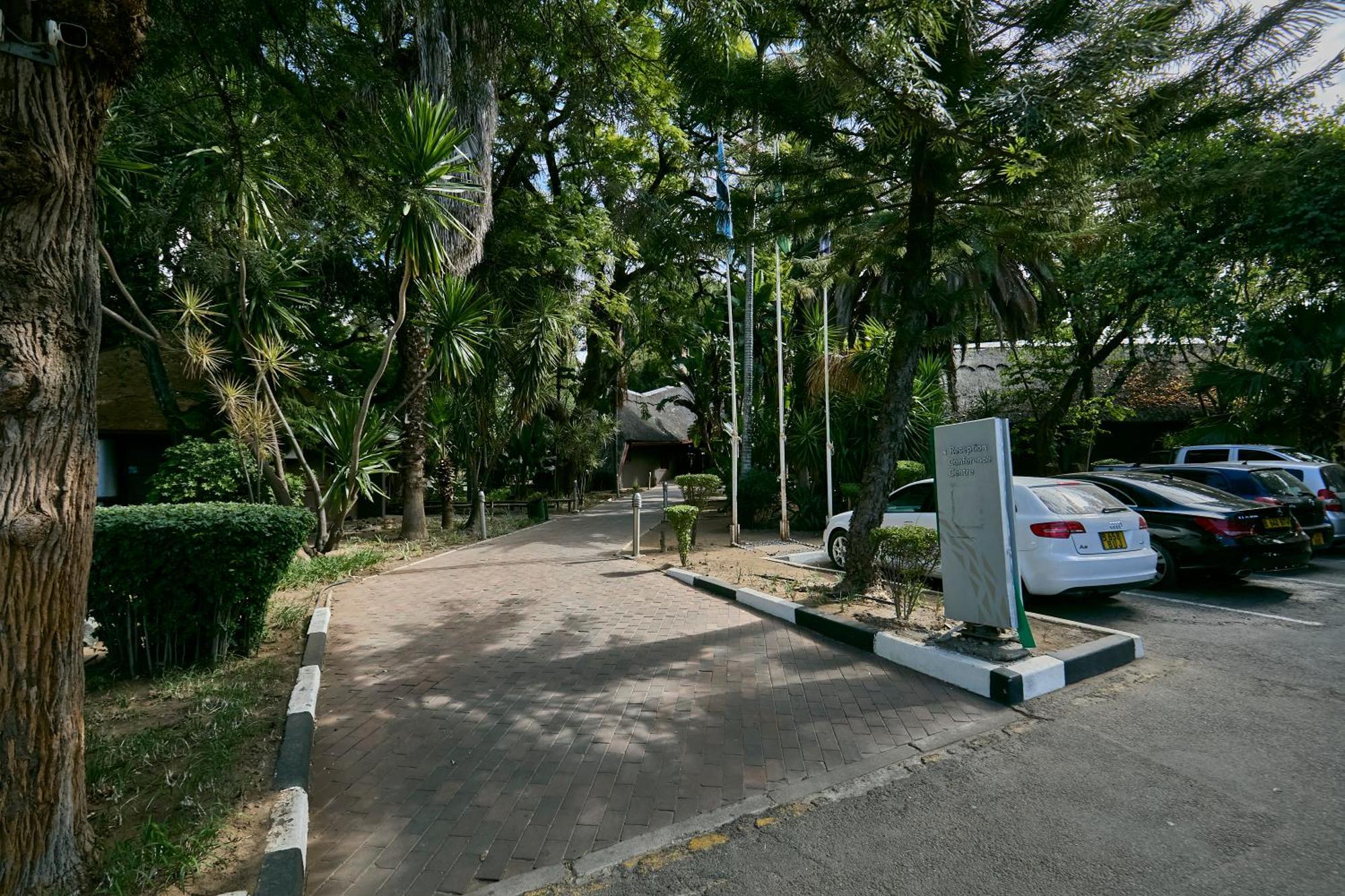 Cresta Marang Gardens Hotel Francistown Kültér fotó